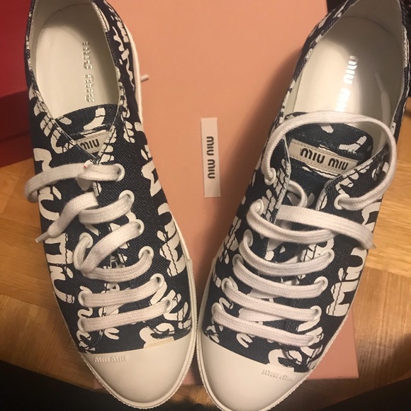BNIB Miu Miu logo shoes size 37